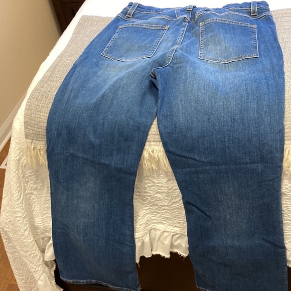 Closed Hi-Sun Crop Flare Jeans - Picture 11 of 16